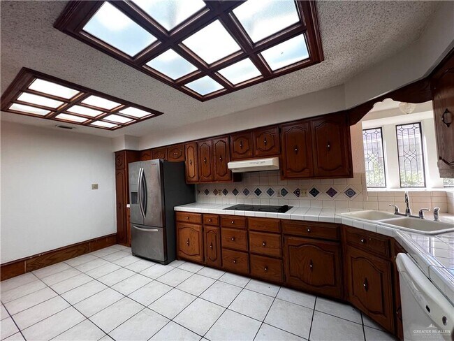 Building Photo - 28 S Cynthia St