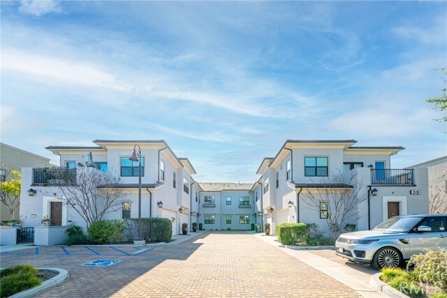 Building Photo - 172 Follyhatch