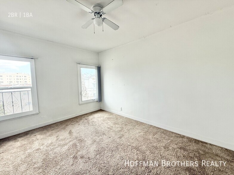 Building Photo - 1801 N Kingsley Dr
