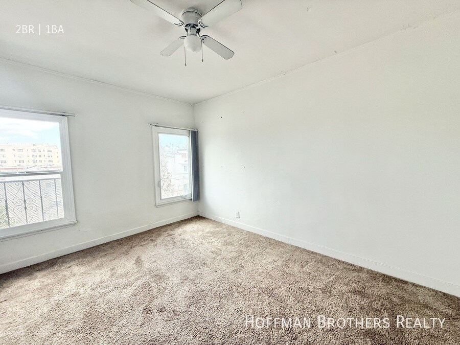 Building Photo - 1801 N Kingsley Dr