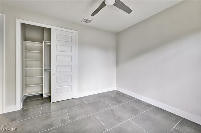 Building Photo - 2602 SW 27th St