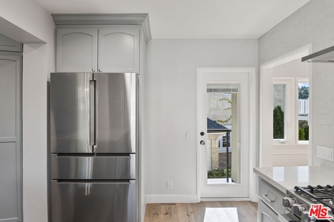 Building Photo - 2383 Panorama Terrace