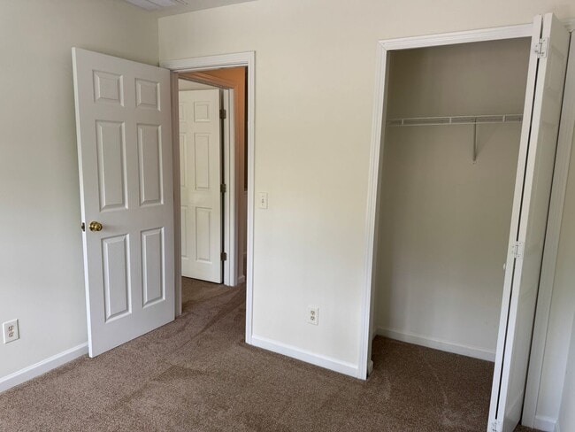 Building Photo - Townhouse in Townes at Buckwalter