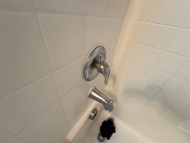 Building Photo - 3 Bedroom Home in a Gated Community! North...