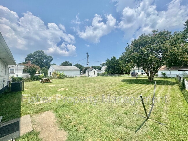 Building Photo - 5125 Reilly St