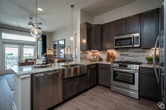 Building Photo - Get 10 WEEKS FREE – Limited-Time Move-In S...