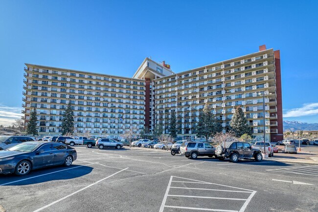 Building Photo - 2 Bed 2 Bath Condo in Historic Satellite Hotel