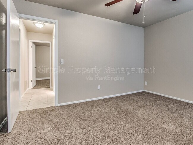 Building Photo - 10824 Admiral Dr