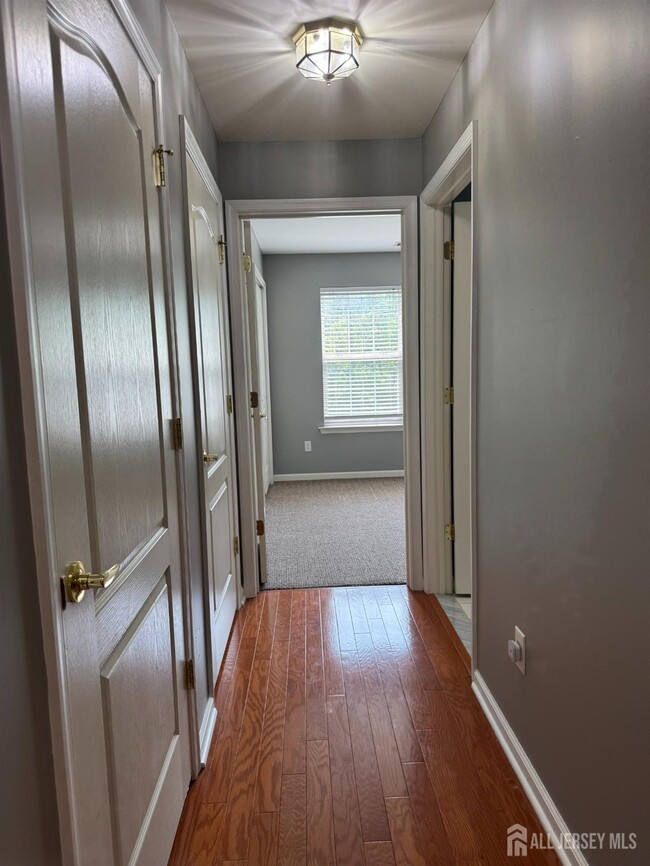 Building Photo - 1325 Fernwood Ct