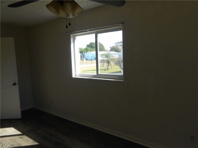 Building Photo - 1516 Lindale Cir