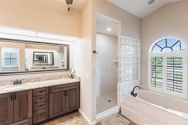 Building Photo - 1503 Suzi St