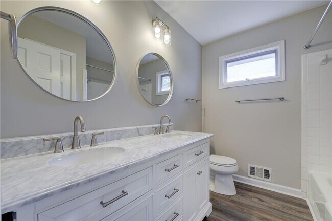 Building Photo - 4566 Mountain Creek Dr