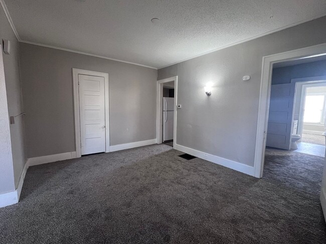 Building Photo - 1054 Ionia Ave SW