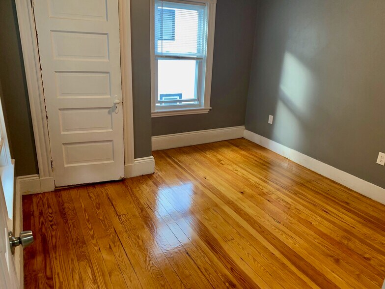 Building Photo - 54 Madison Ave