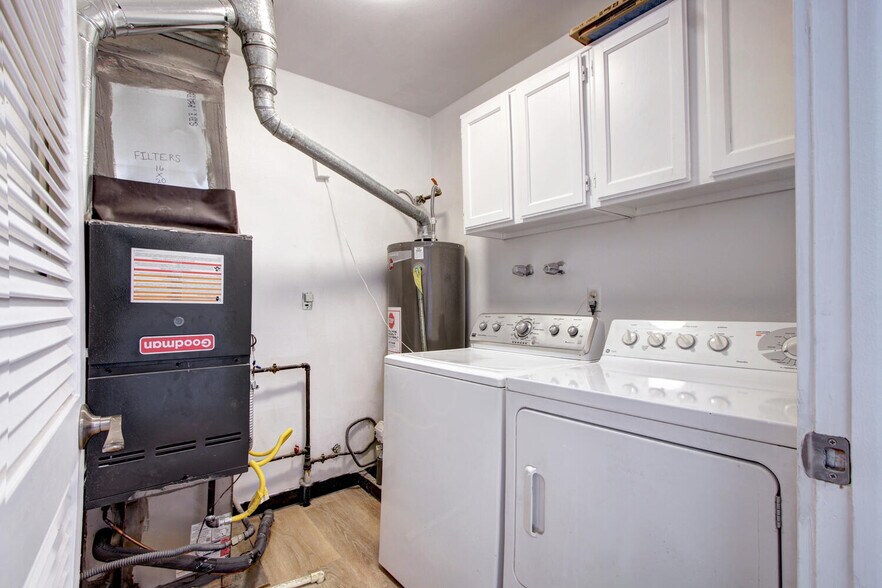 Building Photo - 6911 W 87th Way