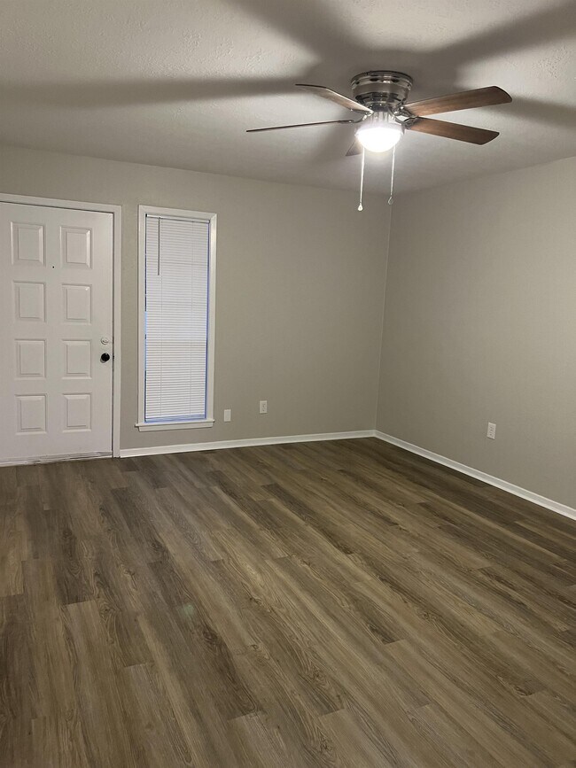 Building Photo - 2906 Prairie Flower Cir