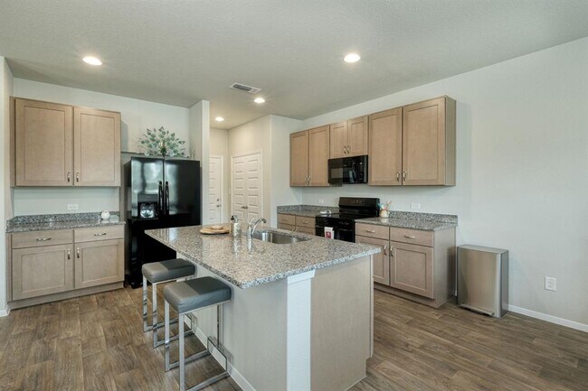 Building Photo - 2615 Paragon Fox Dr