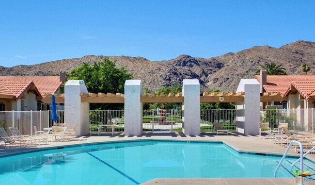 Building Photo - 2350 E Miramonte Cir