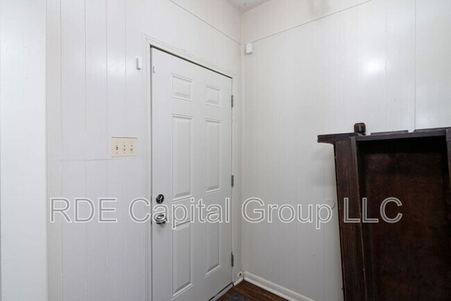 Building Photo - 5300 Wonder Dr