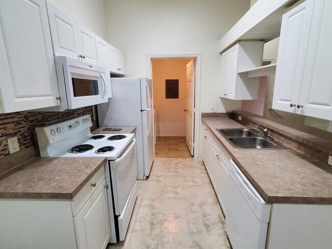 Building Photo - 5903 Willow Ridge Dr