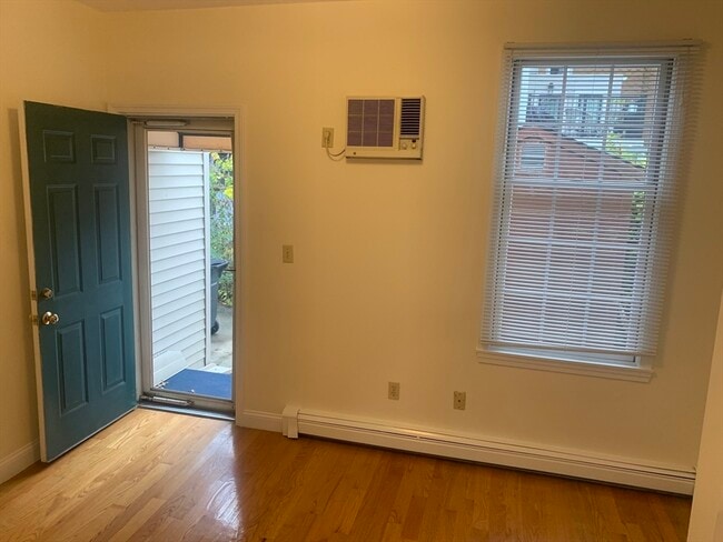 Building Photo - 202 Hurley St