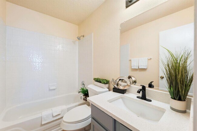 Building Photo - 2600 Andres Way