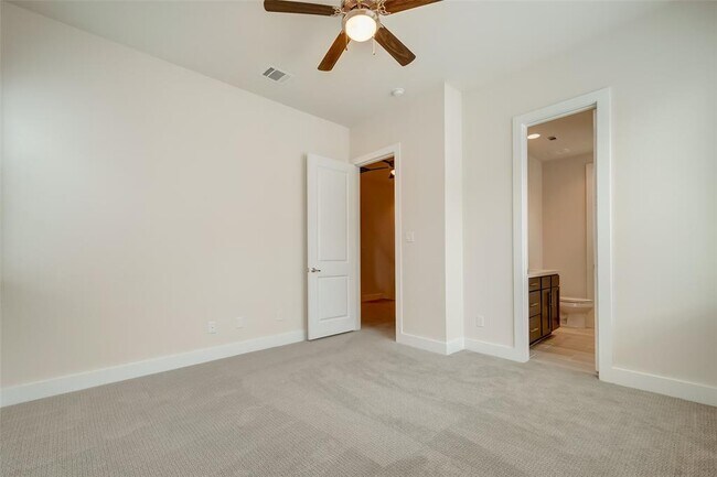 Building Photo - 1844 Parana Dr