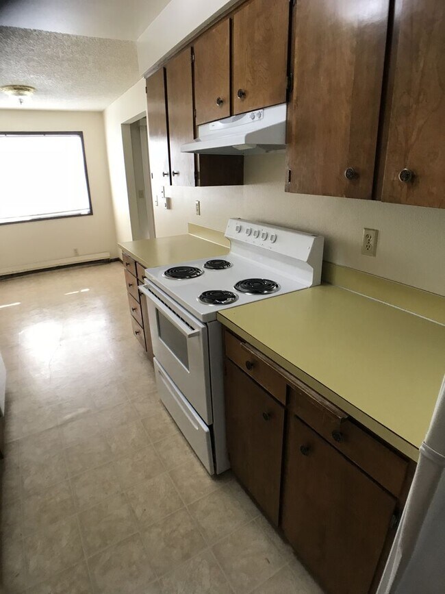 Building Photo - 1/2 OFF ONE MONTH"S RENT - 1 Bedroom in Be...