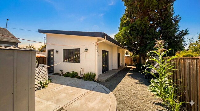 Building Photo - Brand New 1BD: Solar, Polished Concrete, High Ceilings, W/D & Stainless Kitchen