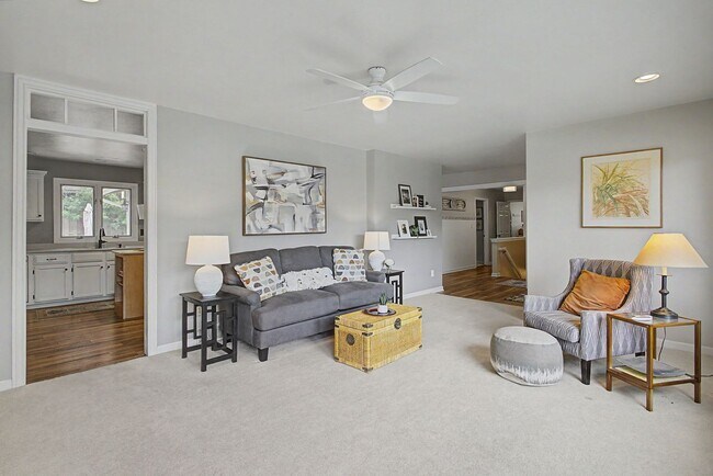 Building Photo - Peaceful Ranch Retreat with 4 Spacious Bedrooms!!