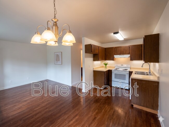 Building Photo - 502 Raynor St