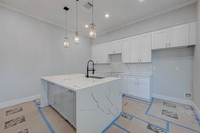 Building Photo - 6840 Del Rio St