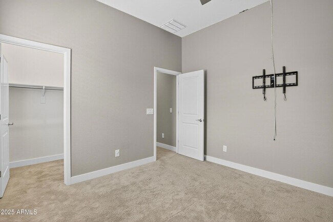 Building Photo - 3405 S 183rd Dr