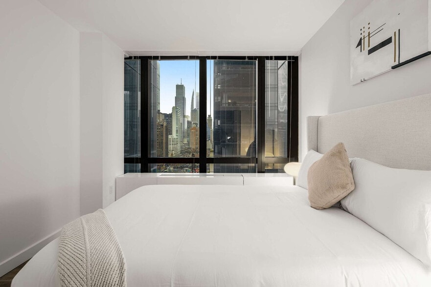 Building Photo - 1113 York Ave