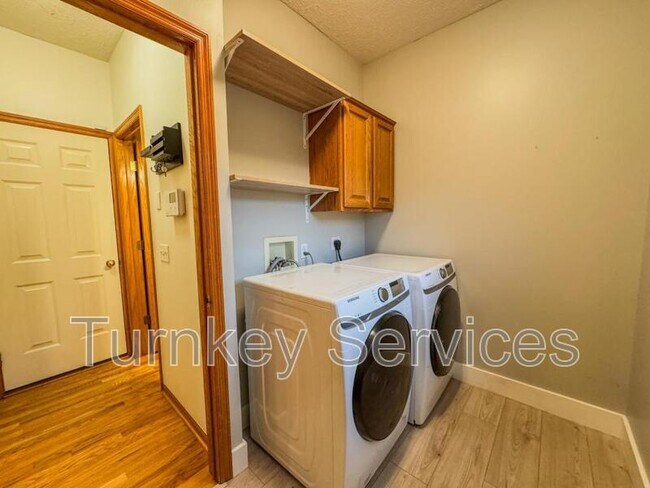 Building Photo - 15222 Curtis Ave