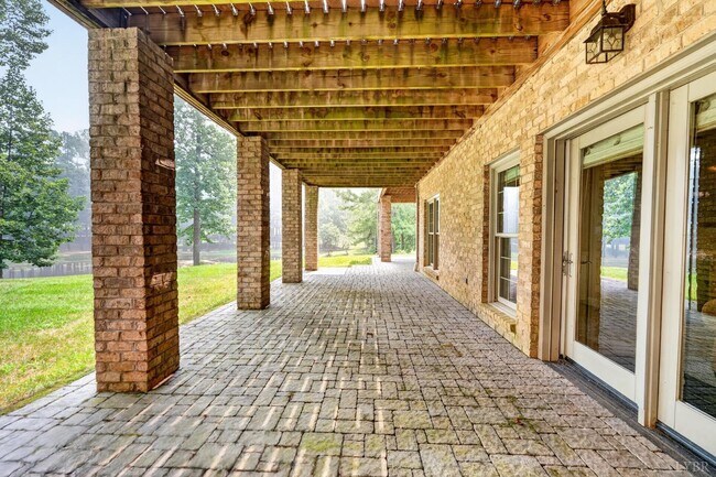 Building Photo - 237 Golf Course Trail