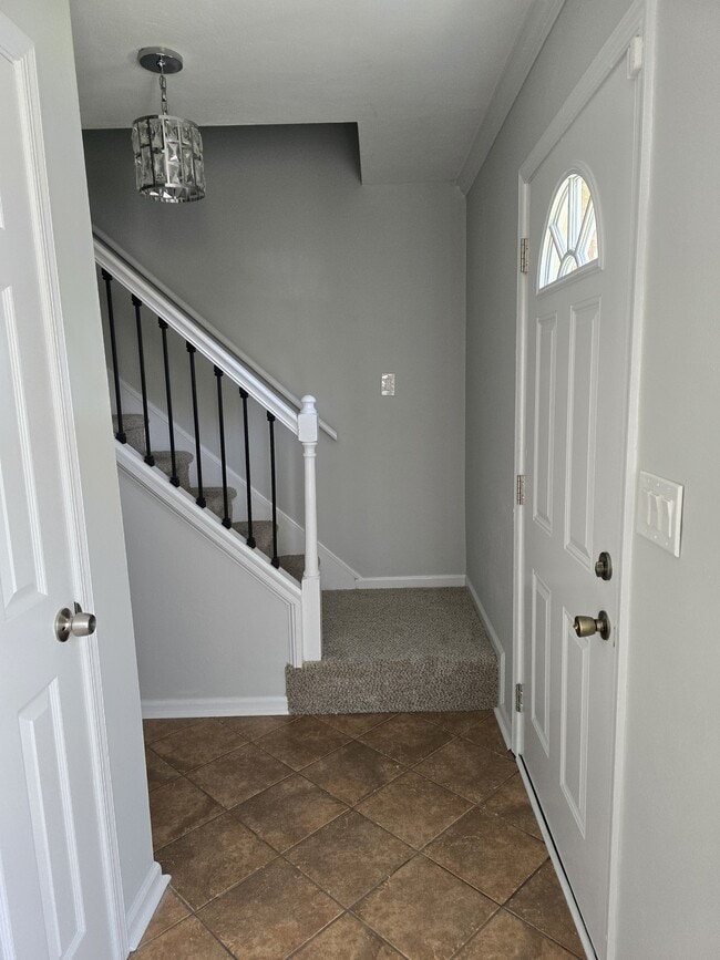 Foyer - 1584 Boles Pl