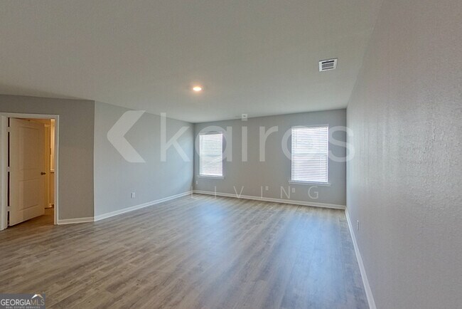 Building Photo - 3440 Bridgewood Dr