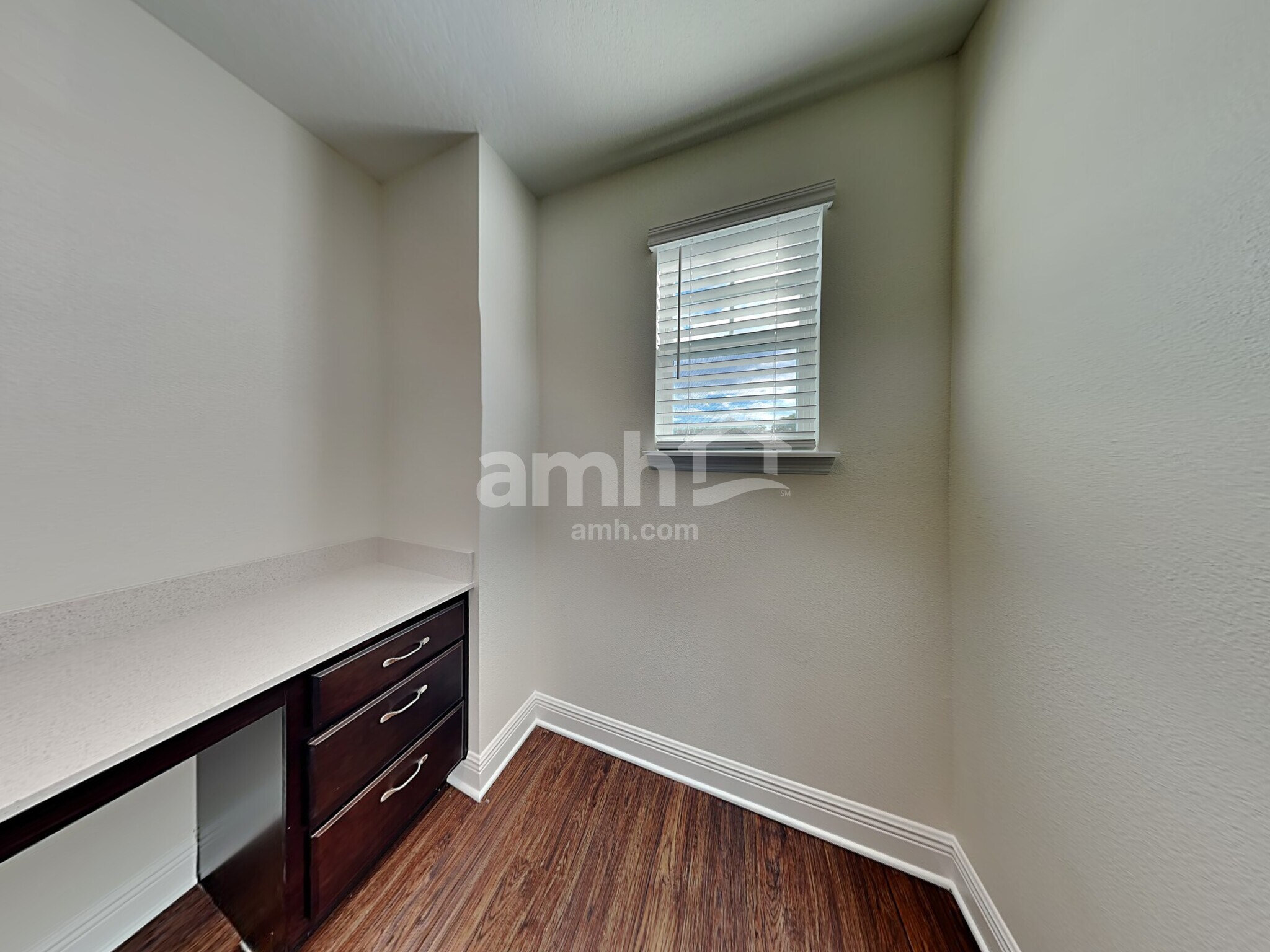 Building Photo - 820 Stairway Ln