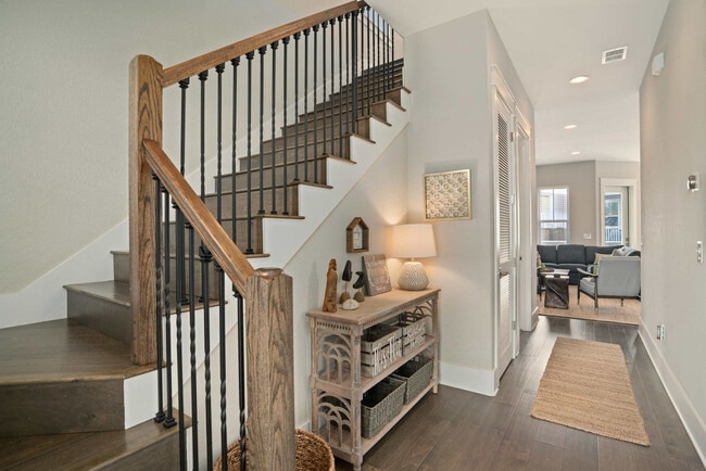 Building Photo - 374 Gulfview Cir