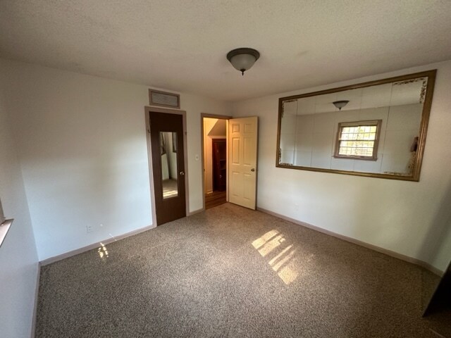 Building Photo - 1704 Pichard St