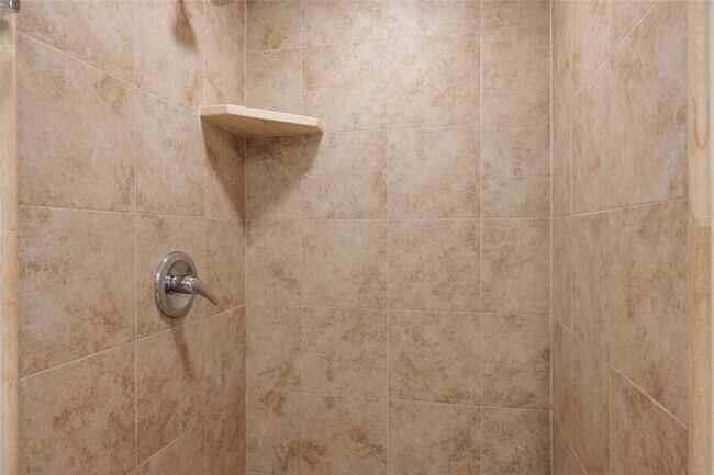 Building Photo - 4890 Bay St NE