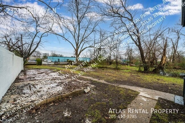 Building Photo - 2321 10th Ave N