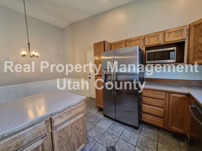 Building Photo - Qualify With 2.5x Rent in Income. Plus Hal...