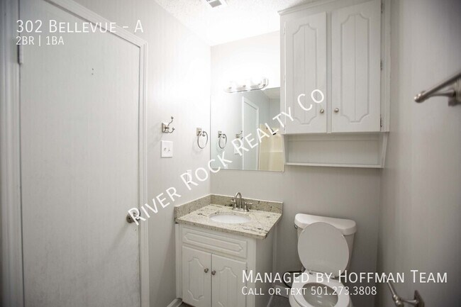 Building Photo - 302 Bellevue-A