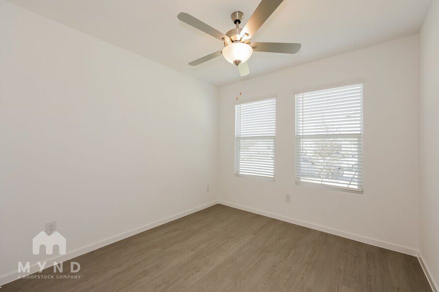 Building Photo - 2765 Mistwood Dr