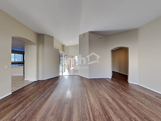 Building Photo - 5073 E Butterweed Dr