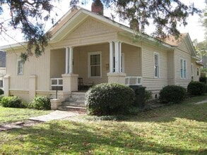 Building Photo - Charming 1BR Efficiency in Summerville Near Downtown & Hospitals