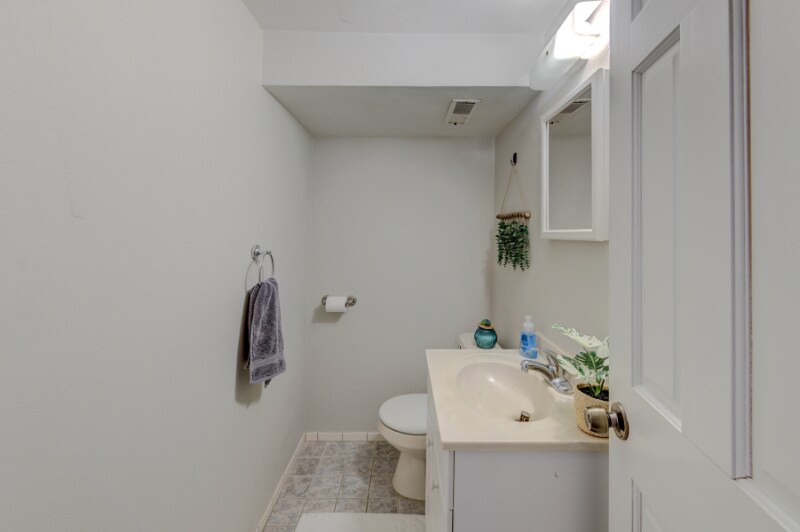 Building Photo - 10161 Squire Meadows Dr