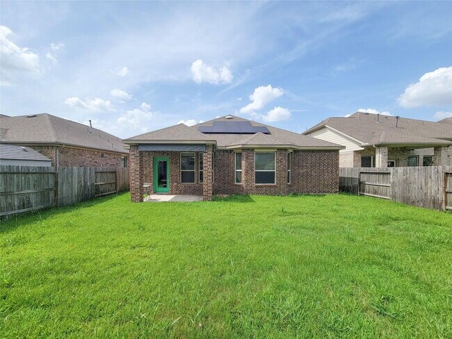 Building Photo - "Charming 3-Bed, 2-Bath Retreat in Humble, TX – Your Perfect Home Awaits on Justin Ridge Ln!"